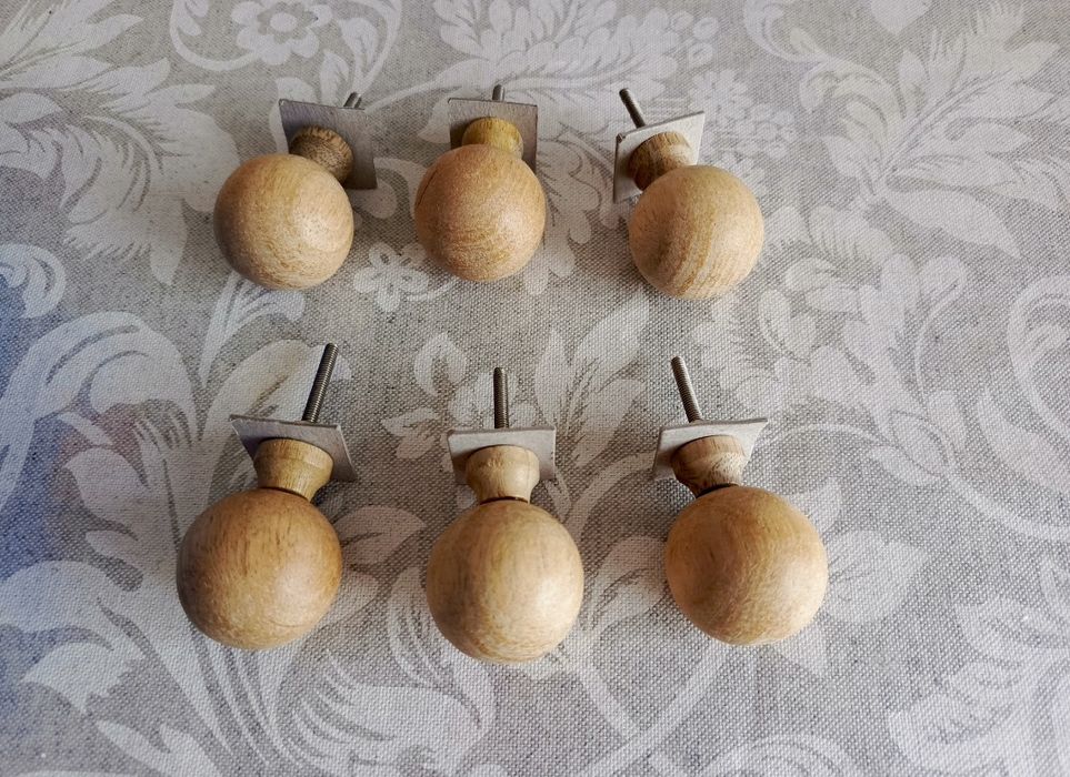 Фурнитура мебельная