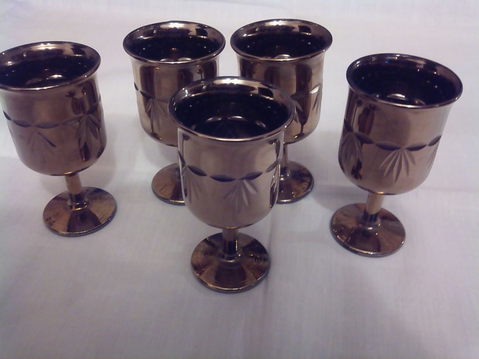 хрустальные рюмки -4 шт