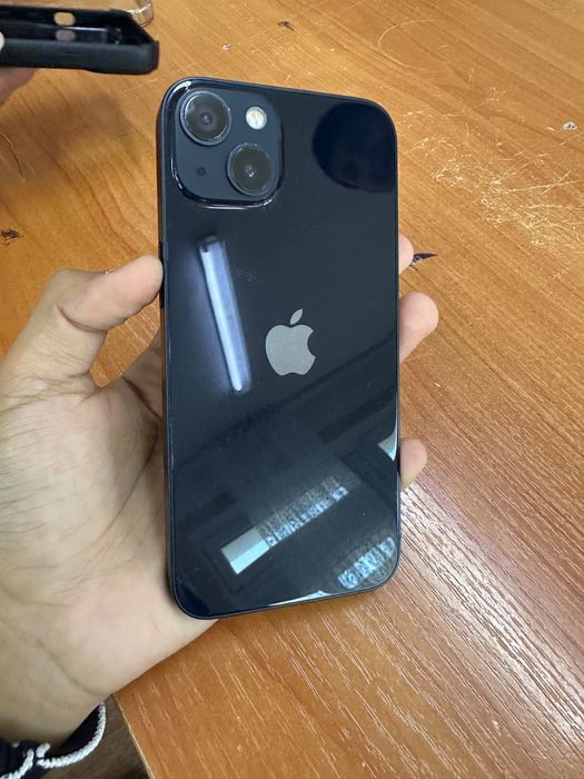 iPhone 13.