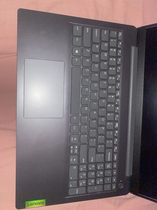 Laptop Lenovo i3 Gen 11, SSD 512GB, Windows 10 Pro – bun pentru școală