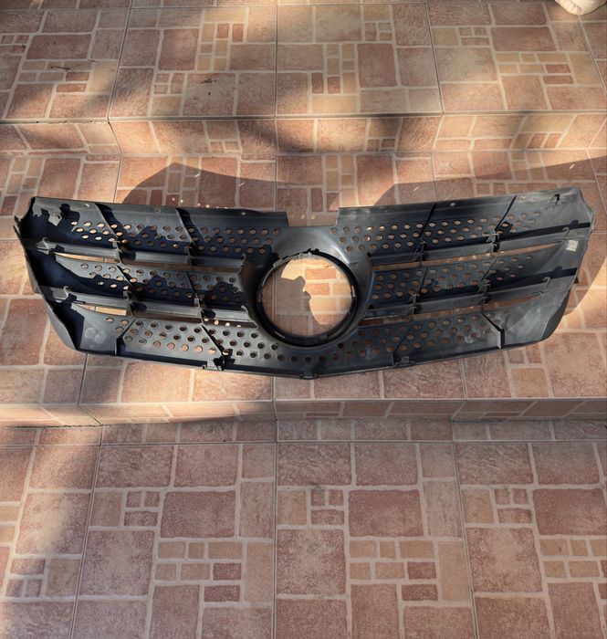 Mercedes Vito Grila ,Stopuri, consola navigatie si emblema