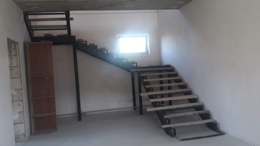 ИЗГОТОВЛЕНИЕ лестниц и перилл из металла