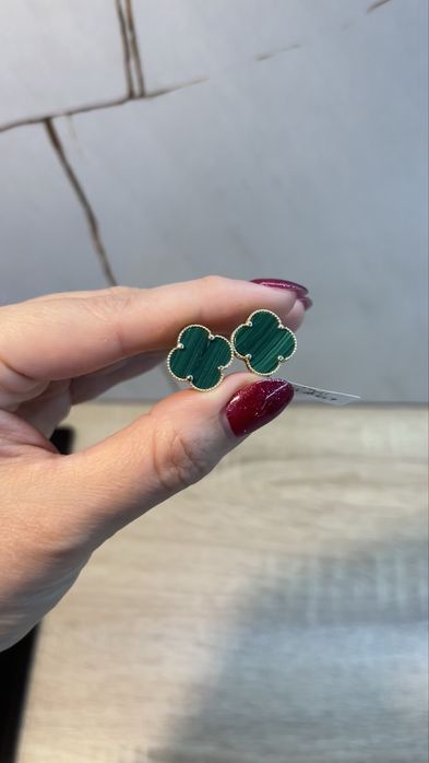 Продам золотые серьги