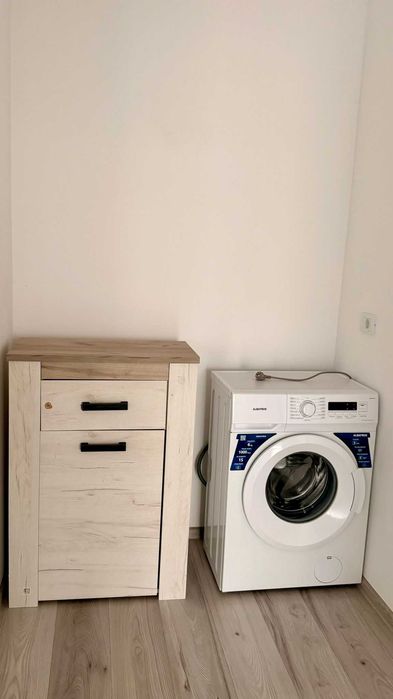 Inchiriez apartament cu 2 camere in bloc nou (central)