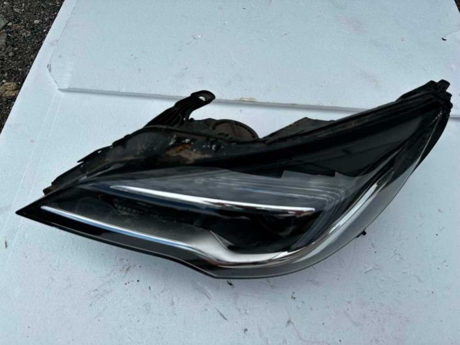 Far stanga  dreapta cu lupa Opel Astra K 39047200 662588537