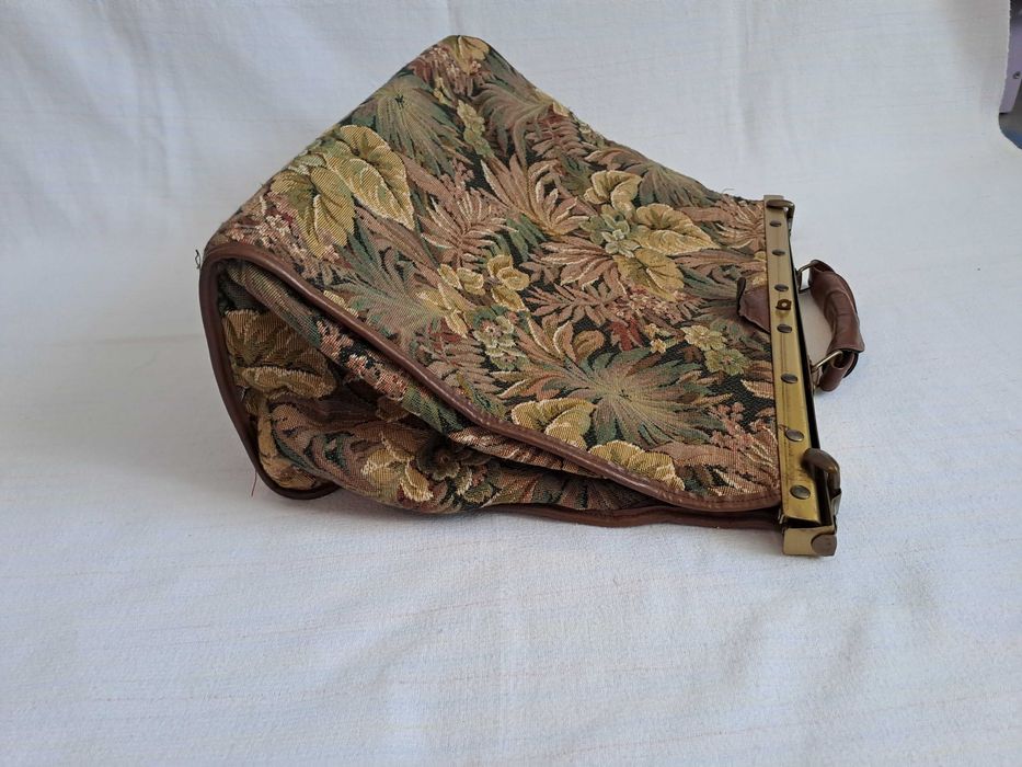 geanta tapiserie model doctor anii 1960 stil Mary Poppins 46 cm