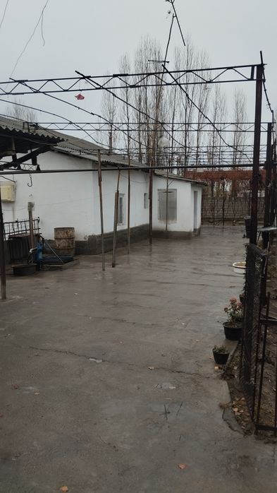 Уй сотилади. 5.3 сотих. 5 хонали