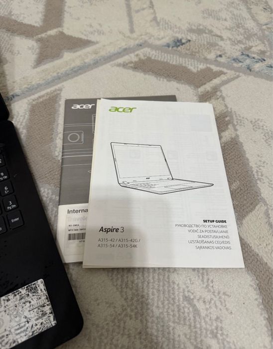 Ноутбук Acer в рабочем состояний