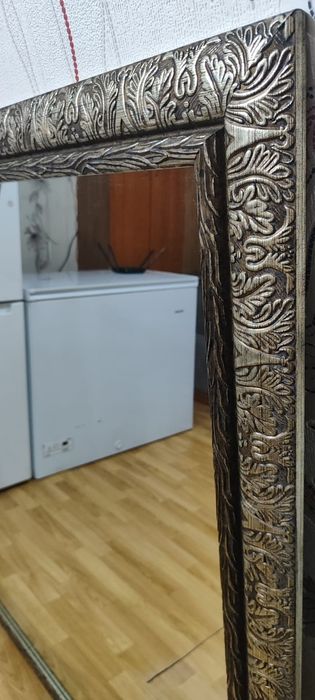 Большое зеркало в раме 155*125