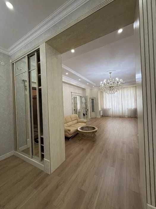 Аренда 4 комнатной квартира в ЖК Новомосковская от Golden House.