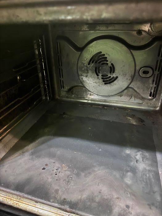 Вградена фурна  с пиролитично почистване