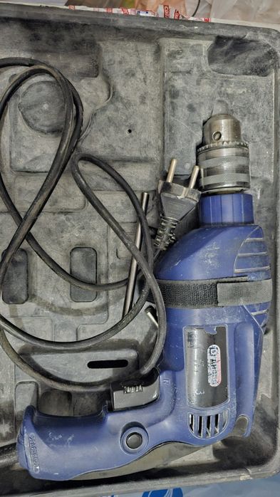 Продам ударную дрель диолд.