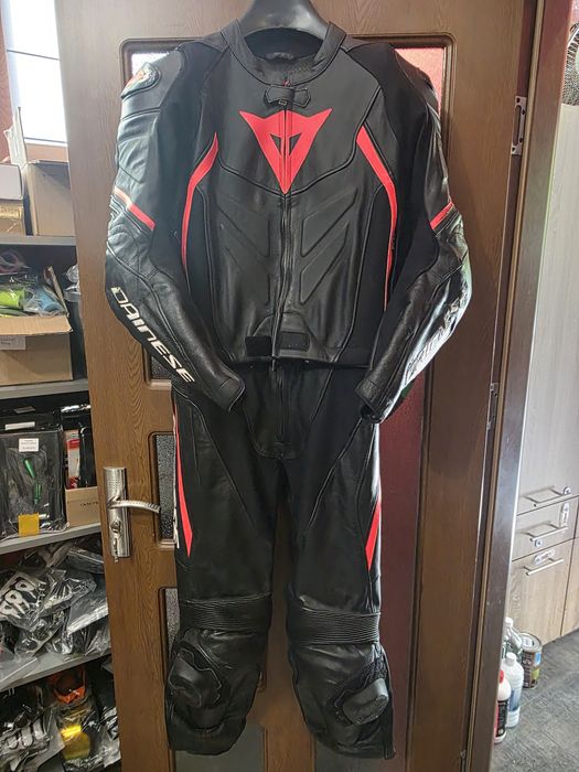 Мото екип Dainese размер 50 със забележки