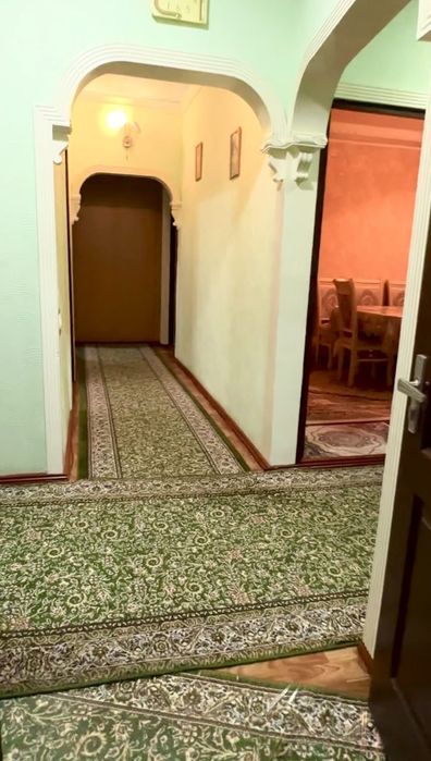 Yunusobod 15 kvartildan 5 xonali kvartira sotiladi srochna sotiladi