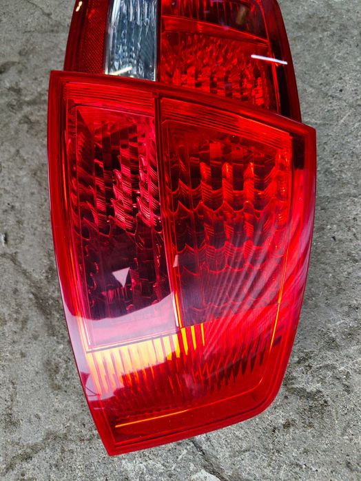 Десни стопове Audi A8 D3 десен стоп Ауди А8 Д3