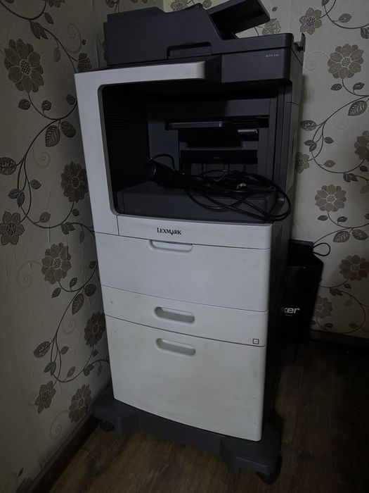 Продам МФУ Lexmark MX811de