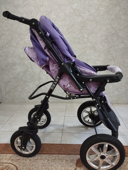 Коляска .               .