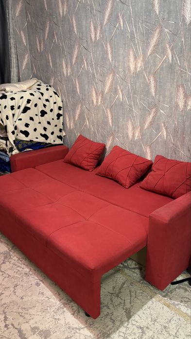 Қызыл раскладной диван
