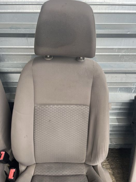 Светъл сив с подгрев  текстилен салон Golf 6 4 врати седалки Н771