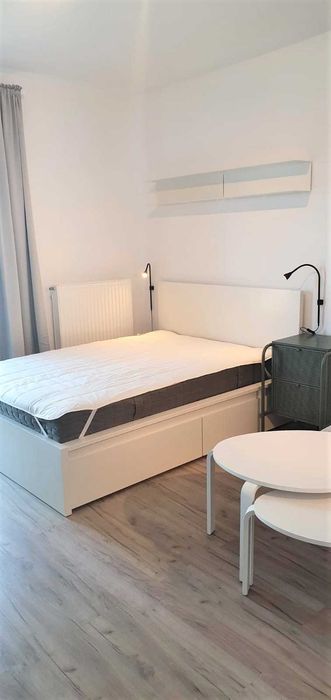 Proprietar inchiriez garsoniera moderna si linistita, vedere parc in Exigent Plaza Faza 2, locatie excelenta langa parc, metrou si mall