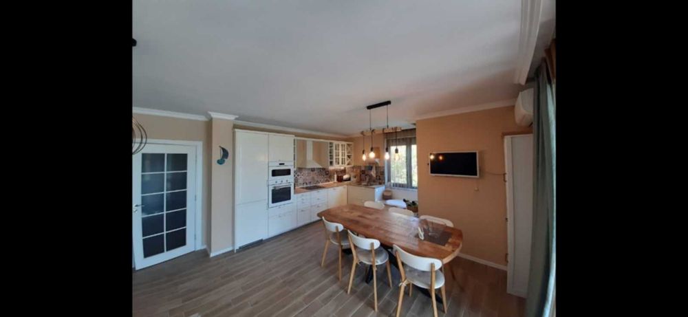 Продава се Тристаен апартамент в Черноморец - 94 кв.м за 2118 €/кв.м - Снимка #1