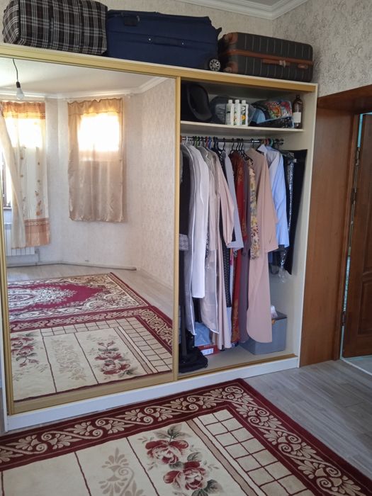 Продам большой шкаф для одежды