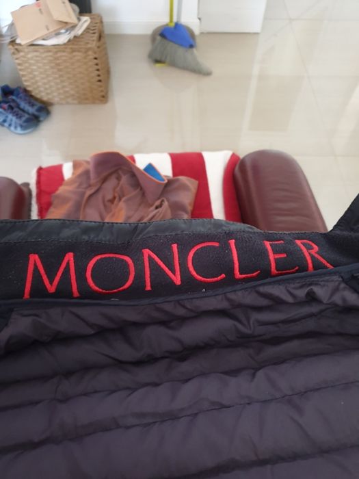 Vand haina MONCLER marimea M