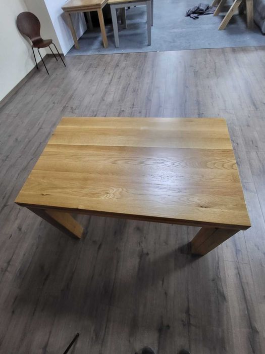 Малка дървена трапезна маса от 100 % дъб