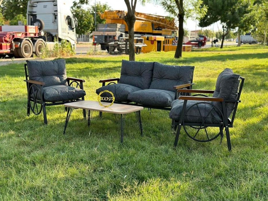 Комплект двуместно канапе ,две кресла и маса за градината - 250€