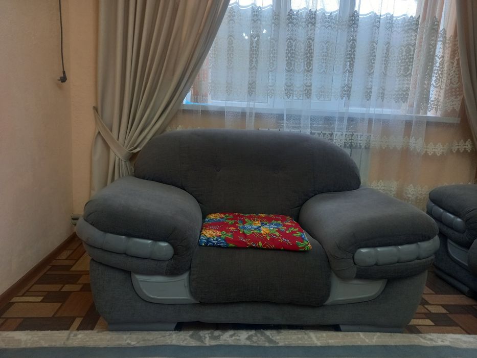 Диван б/у состояние хорошее