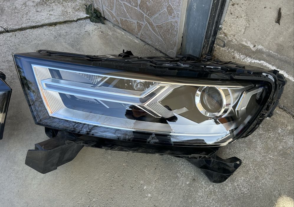 Фар ляв и десен за AUDI Q7 4m обурудвани