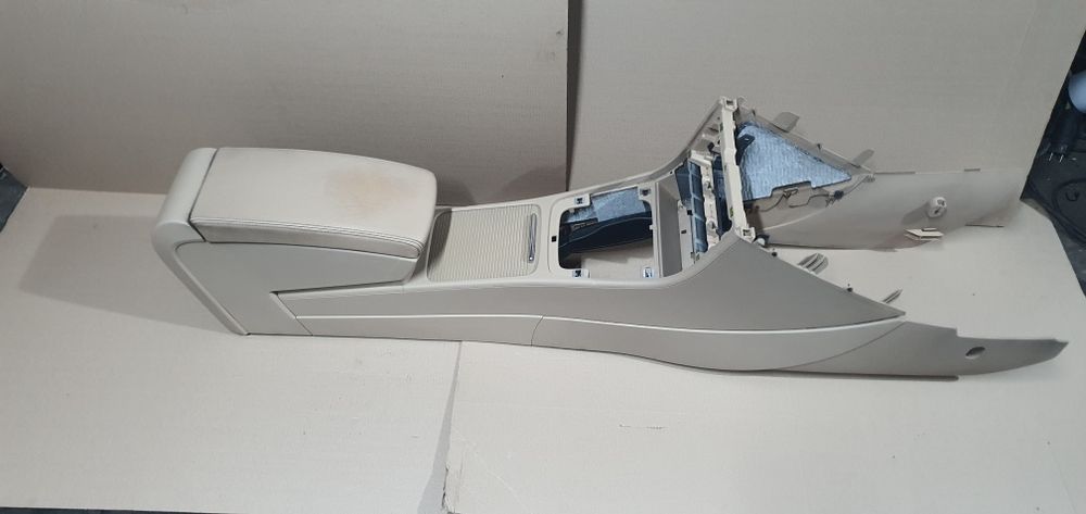 Consola centrala si cotiera crem passat b6 2005 - 2010