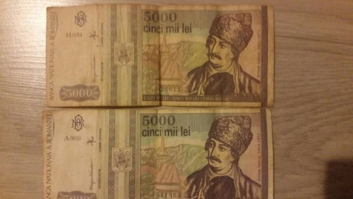 Vând 2 bancnote de 5000 lei