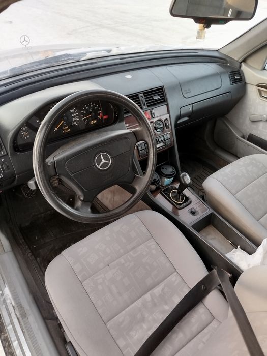 Мерседес w202 c180