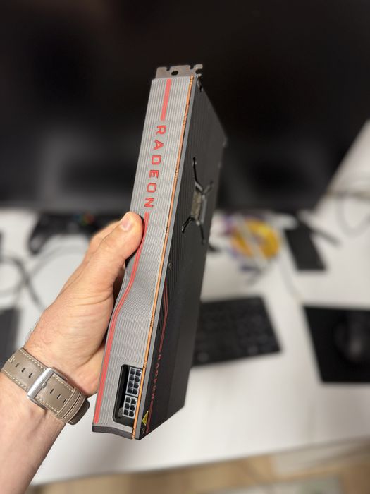 Placa video AMD RADEON RX 5700 XT  8GB Reference | Cutie