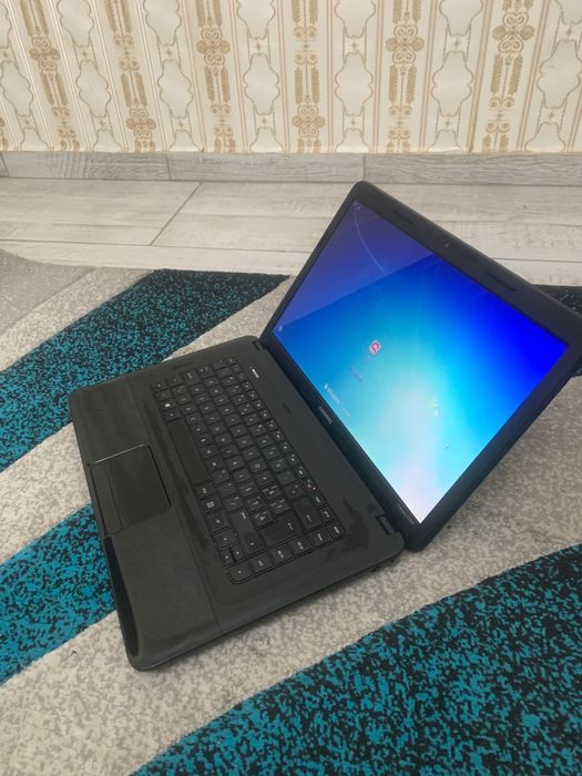 Laptop Hp Compaq Black impecabil
