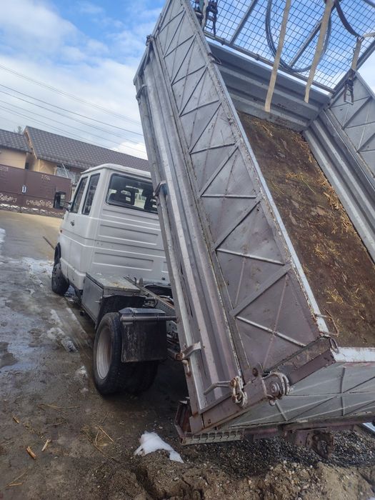 Vând Iveco daily basculabil