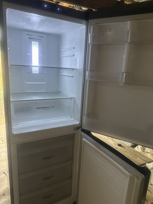 Продам холодильник LG