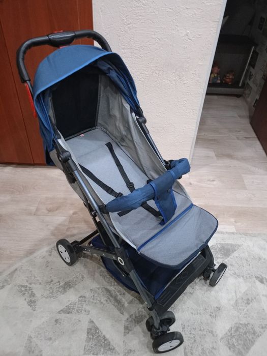 Продам прогулочную коляску