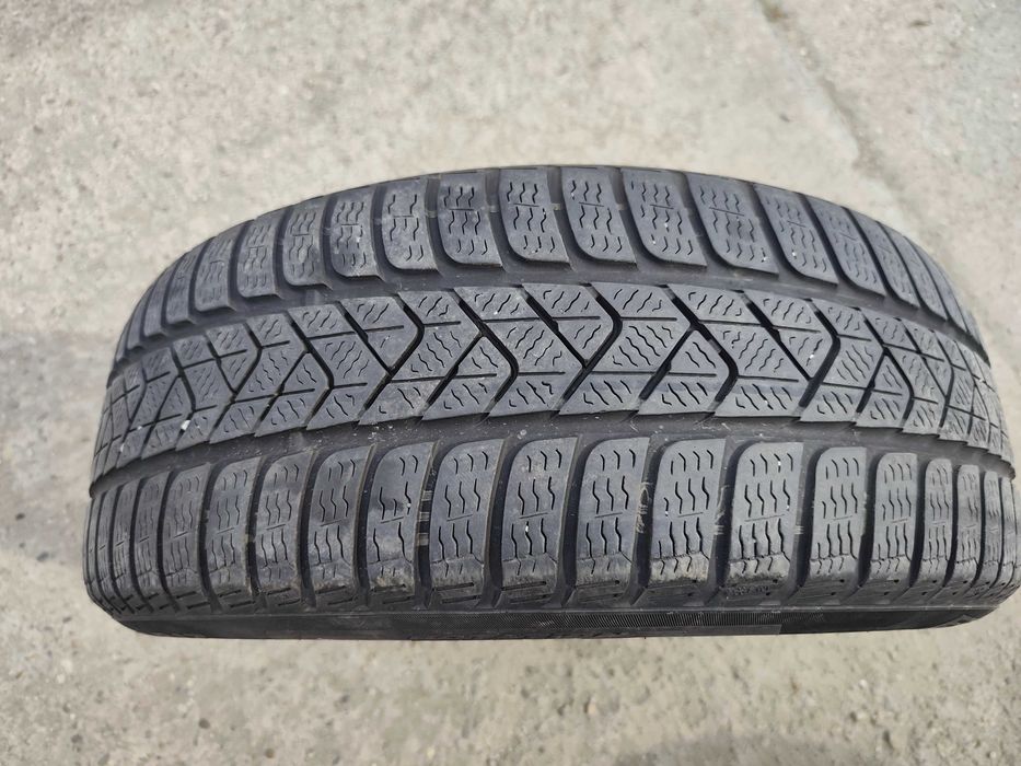 Vând anvelope 215/55/R17