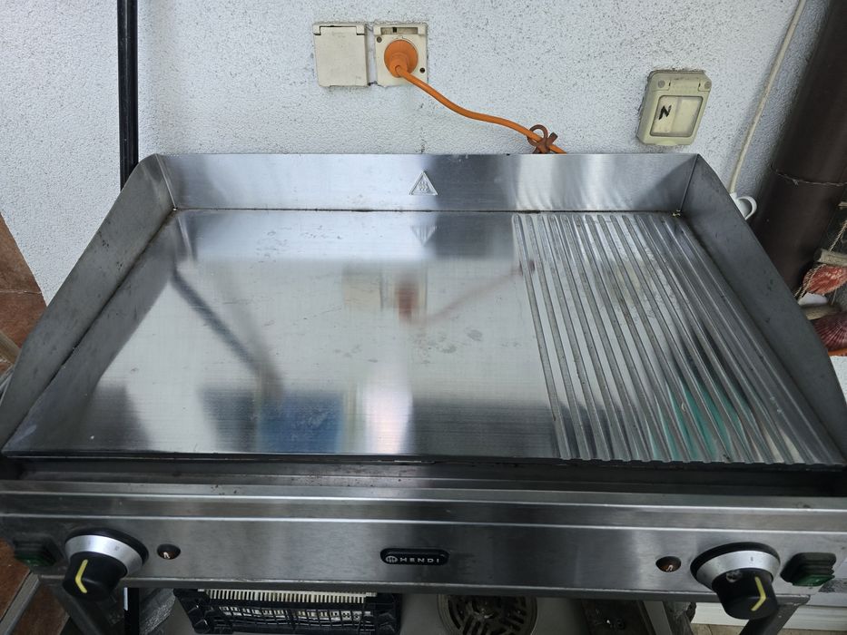Grătar electric profesional Hendi
