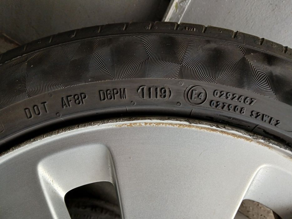 Гуми с джанти 17 цола.