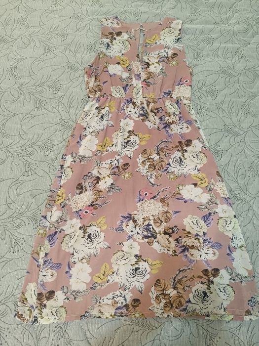 Рокли с къс ръкав