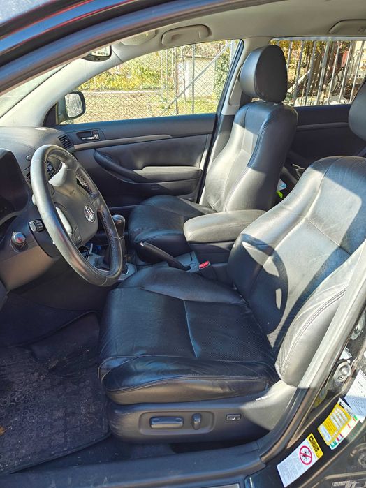 Toyota Avensis, комби, кожа, два комплекта гуми