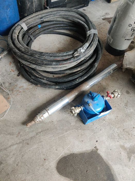 Racheta pentru forat in pământ