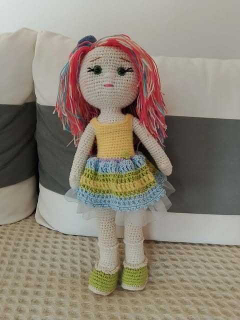 Ръчно плетена кукла