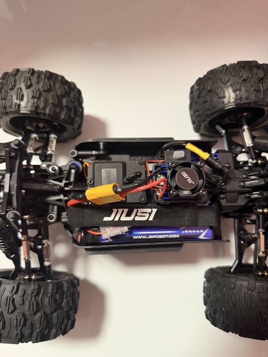 Masina cu telecomanda RC 4x4 viteza 80 - 100 KM/H - 3 baterii