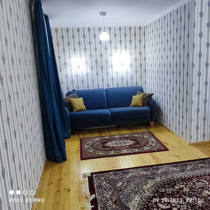 Продаётся двухкомнатная квартира на алайском рынке 2/4/4