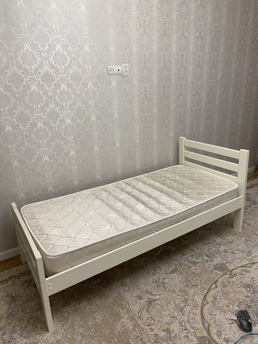 Односпальная кровать размер 90х200