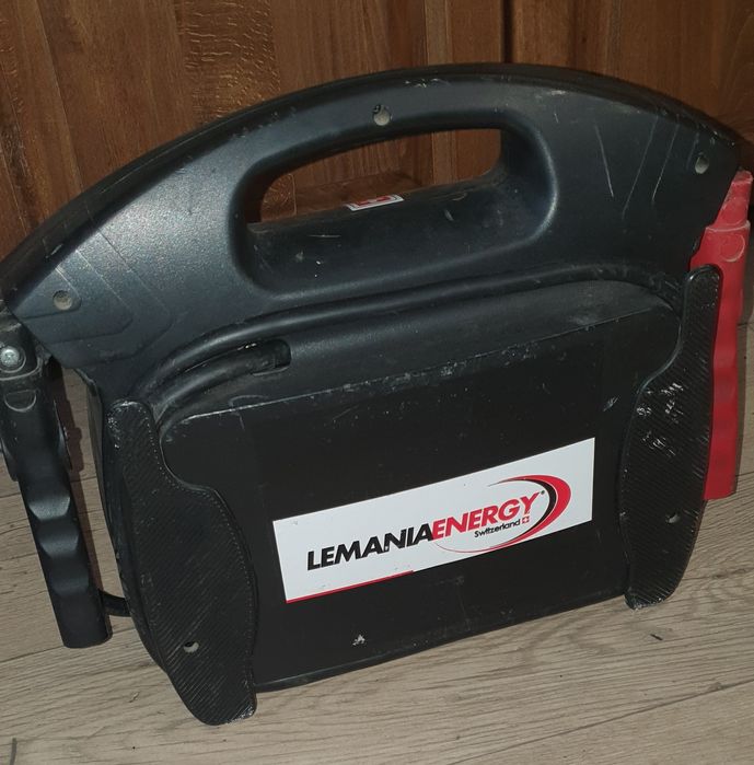 Бустер за подаване на ток 12v.